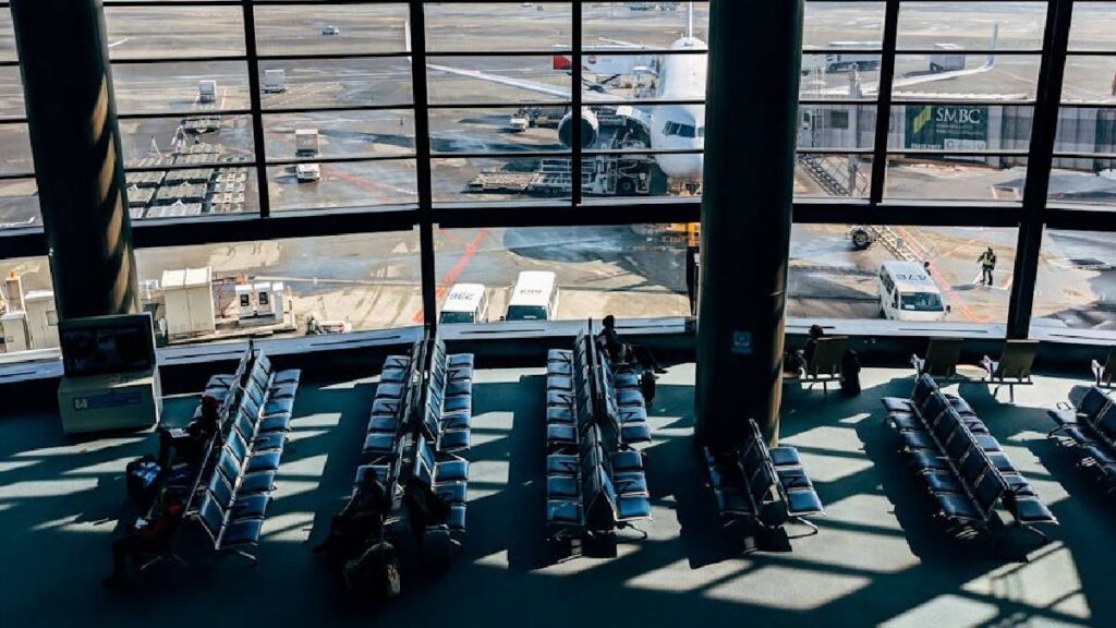 From New York, Hakeem Jeffries Warns Against Trump Plan to Deploy ICE Agents at Airports: ‘And Nothing Will Happen. Nothing Will Change’ New York Jeffries Warning ICE