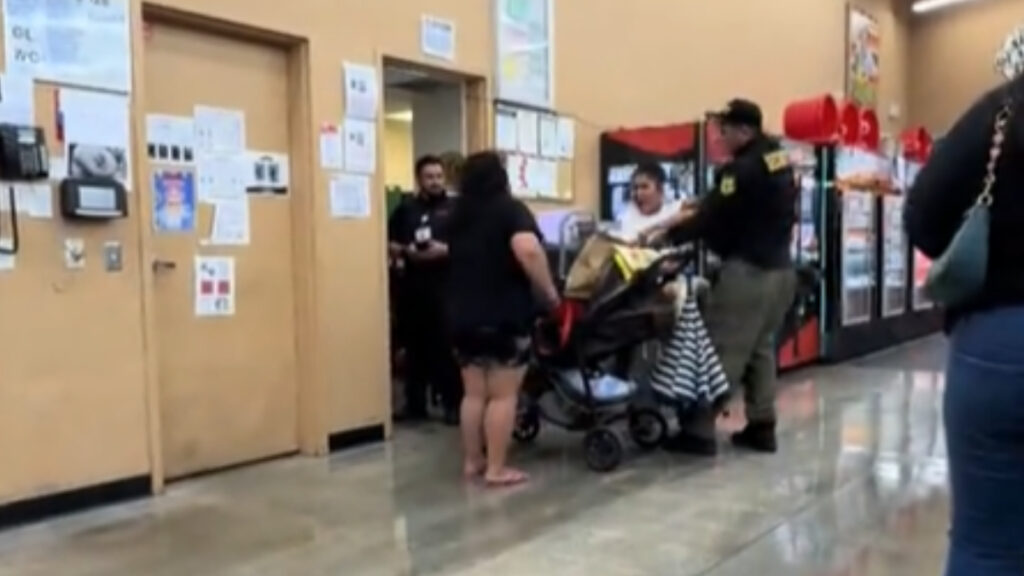 California Daughter’s $2 Vending Machine Tantrum Goes Viral on TikTok: ‘The Mom Looks So Drained’ California Daughter’s $2 Vending Machine Tantrum Goes Viral on TikTok