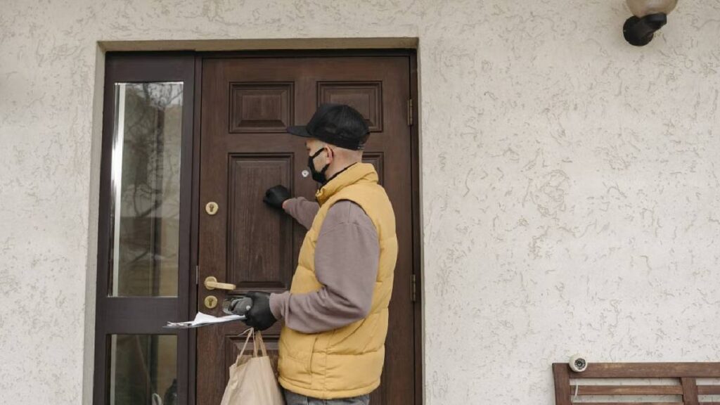 Colorado DoorDash driver Blocking door